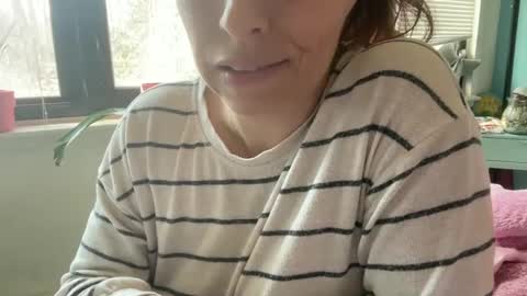 Snapshot of amysmilez chatting on February 24, 3:42 pm Amy Smilez online show from February 24, 3:42 pm