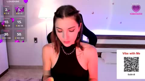 amyvilvet online show from October 27, 9:08 pm