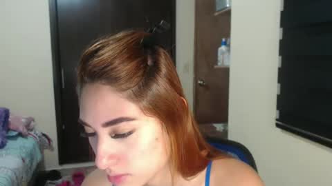 Snapshot of amywalker01 chatting on December 28, 7:43 pm amy online show from December 28, 7:43 pm