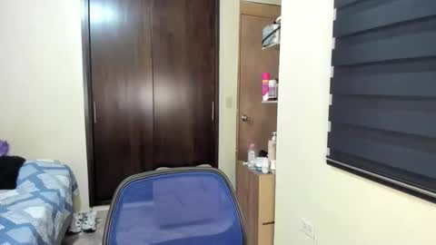 Snapshot of amywalker01 chatting on December 19, 7:10 pm amy online show from December 19, 7:10 pm