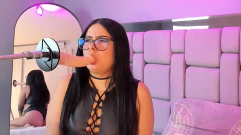 Snapshot of amywhitte_ chatting on December 5, 7:32 pm amywhitte_ online show from December 5, 7:32 pm