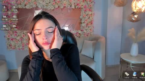 Snapshot of amywoods chatting on January 15, 2:17 am online show from January 15, 2:17 am