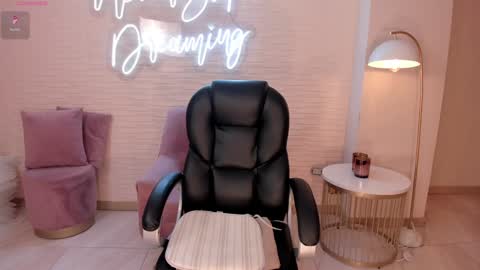 Snapshot of amywoods chatting on January 24, 4:37 am online show from January 24, 4:37 am