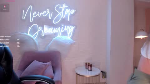 Snapshot of amywoods chatting on February 6, 7:13 am online show from February 6, 7:13 am