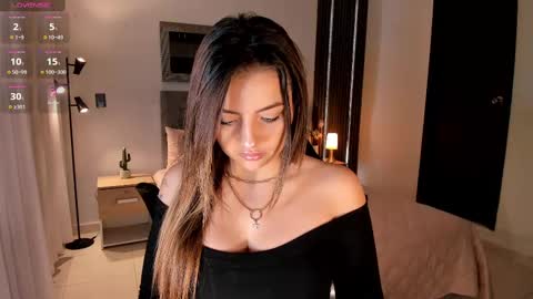 Snapshot of amywoods chatting on February 25, 11:22 pm online show from February 25, 11:22 pm