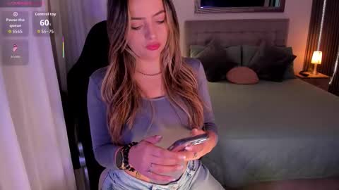 Snapshot of amywoods chatting on November 24, 2:50 pm online show from November 24, 2:50 pm