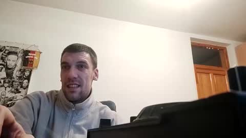 Snapshot of amyyrlikesdeep chatting on December 11, 12:44 am amyyrlikesdeep online show from December 11, 12:44 am