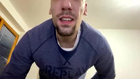 Snapshot of amyyrlikesdeep chatting on November 15, 2:53 am amyyrlikesdeep online show from November 15, 2:53 am