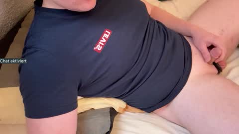 an0nym0us_usr online show from October 25, 4:02 pm