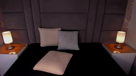 Ana  online show from February 5, 3:09 pm