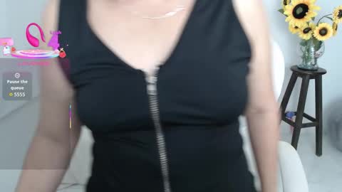 Snapshot of ana_hotmilf chatting on October 30, 10:43 pm Ana online show from October 30, 10:43 pm