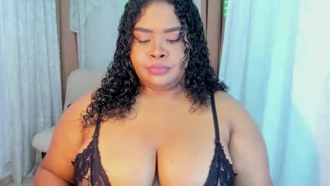 Snapshot of ana_off_alana chatting on December 4, 11:13 pm Ana online show from December 4, 11:13 pm