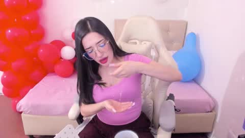 Im anna but you can call me as you want online show from February 28, 7:48 pm