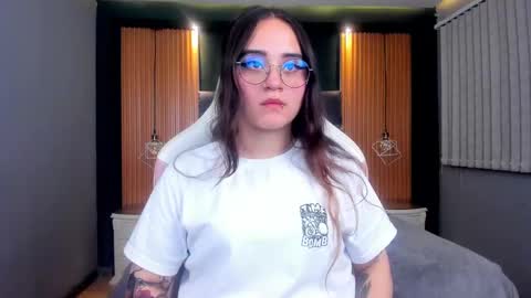 Snapshot of ana_taylor2 chatting on February 6, 12:43 am Ana online show from February 6, 12:43 am