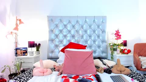 anaa_bellaa online show from January 3, 3:22 pm