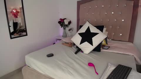 Ana Moon  online show from February 6, 5:25 am