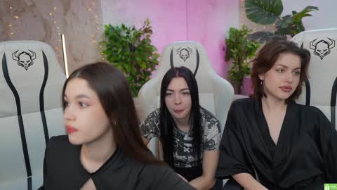 Snapshot of anabel2054 chatting on January 24, 3:45 pm Sweet girls online show from January 24, 3:45 pm