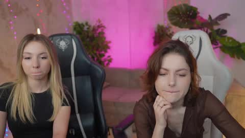 Snapshot of anabel2054 chatting on February 8, 4:04 pm Sweet girls online show from February 8, 4:04 pm