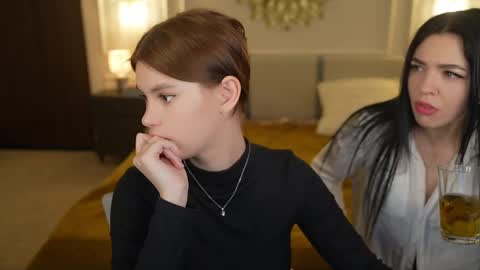 Snapshot of anabel2054 chatting on March 10, 3:30 pm Sweet girls online show from March 10, 3:30 pm