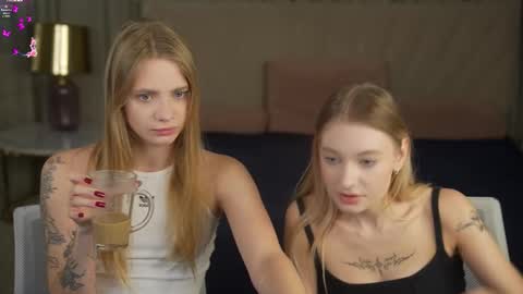 Snapshot of anabel2054 chatting on September 17, 7:10 am Sweet girls online show from September 17, 7:10 am