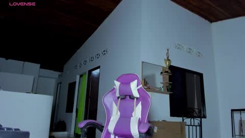 Snapshot of anabellabonariva chatting on December 3, 12:07 am Anabella online show from December 3, 12:07 am