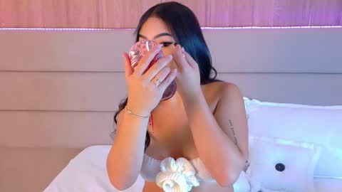 Snapshot of anabelleray chatting on November 8, 7:34 pm anabelleray online show from November 8, 7:34 pm