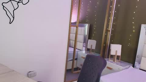 Snapshot of anahi_maite chatting on September 30, 7:30 pm Anahi online show from September 30, 7:30 pm