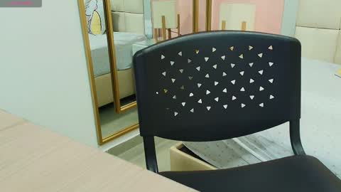 Anahi  online show from December 1, 7:41 pm