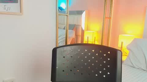 Anahi  online show from January 7, 6:43 pm