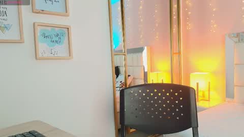 Anahi  online show from March 5, 7:21 pm