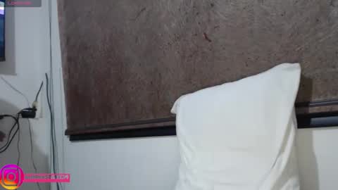 Anahi Browns online show from November 20, 9:14 pm