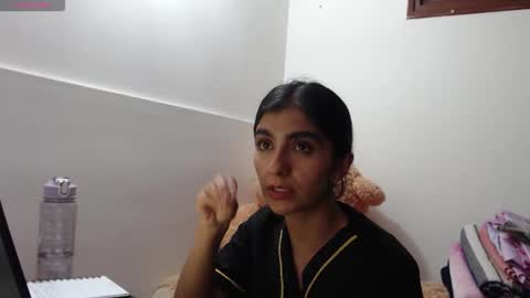 Anahi Browns online show from April 10, 8:57 pm