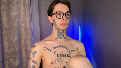Snapshot of anahori_simon chatting on January 5, 6:35 pm simon online show from January 5, 6:35 pm