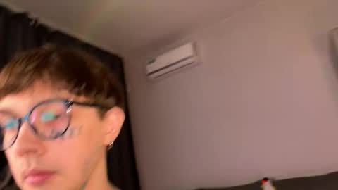 Snapshot of anahori_simon chatting on October 13, 10:32 pm simon online show from October 13, 10:32 pm