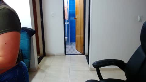 Snapshot of anaids_dam chatting on January 24, 2:49 am anaids online show from January 24, 2:49 am