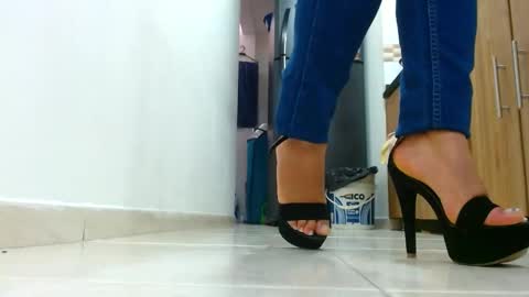 Snapshot of anaids_dam chatting on March 10, 8:56 pm anaids online show from March 10, 8:56 pm