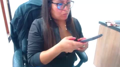 Snapshot of anaids_dam chatting on March 11, 9:04 pm anaids online show from March 11, 9:04 pm