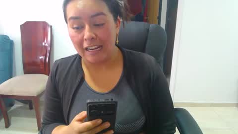 Snapshot of anaids_dam chatting on September 17, 1:24 pm anaids online show from September 17, 1:24 pm