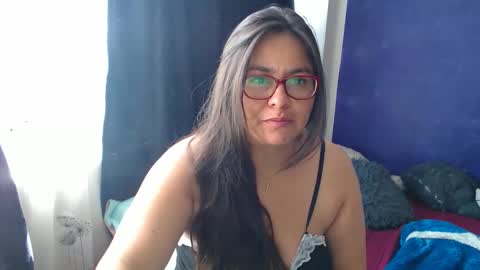 Snapshot of anaids_dam chatting on October 13, 1:44 pm anaids online show from October 13, 1:44 pm