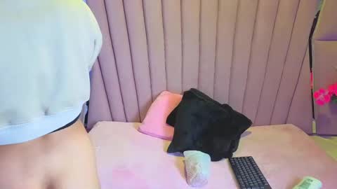 Snapshot of anales_deep_69 chatting on December 2, 11:04 am AbbyAndAntonela online show from December 2, 11:04 am