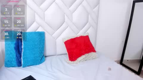 Snapshot of analia18_ chatting on November 7, 1:44 pm analia18 online show from November 7, 1:44 pm