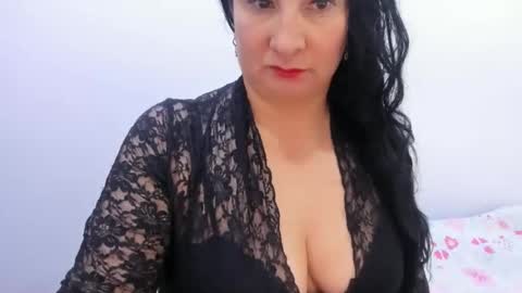 Snapshot of anamaria288 chatting on December 16, 4:34 am anamaria288 online show from December 16, 4:34 am