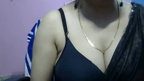 Snapshot of anamika794088 chatting on December 23, 1:45 pm anamika794088 online show from December 23, 1:45 pm