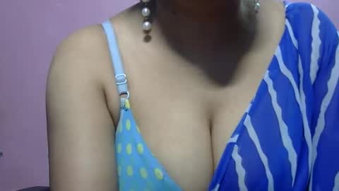 Snapshot of anamika794088 chatting on October 12, 10:25 am anamika794088 online show from October 12, 10:25 am