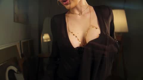 Ana online show from March 4, 9:43 pm