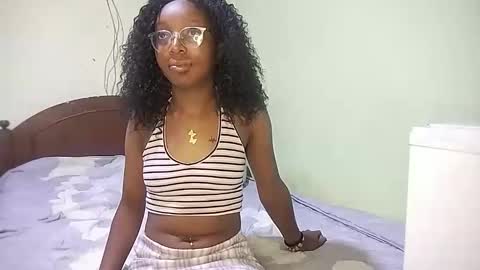 Snapshot of ananablossom chatting on November 16, 7:25 am Ananablossom online show from November 16, 7:25 am