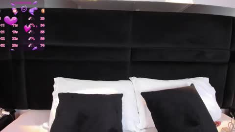 Snapshot of anasha21 chatting on November 22, 11:42 am Anasha online show from November 22, 11:42 am