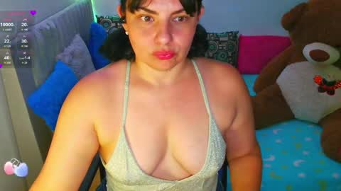 Snapshot of anaspark chatting on May 22, 1:17 pm Ana online show from May 22, 1:17 pm