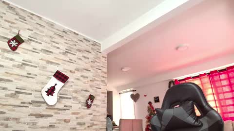 Snapshot of anaspencerx chatting on December 1, 4:40 pm ana online show from December 1, 4:40 pm