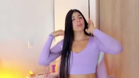 Snapshot of anastaciablake chatting on December 22, 4:39 am Anastacia online show from December 22, 4:39 am